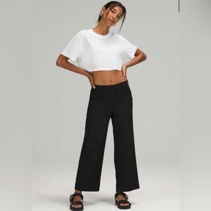 Lululemon City Sleek 5 Pocket Black Wide-Leg High Rise Pants 7/8 Length Size 28